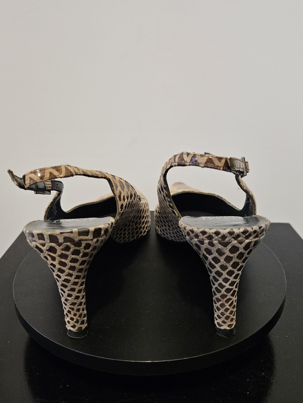 Stuart Weitzman Leather Taupe Snakeskin Slingback Pumps 3 Inch Heel Size 6.5M - Picture 6 of 10